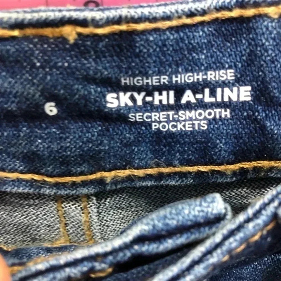 Old Navy Sky High A-Line Jean,frayed hem,secret smooth pockets,belt loops - Picture 4 of 7